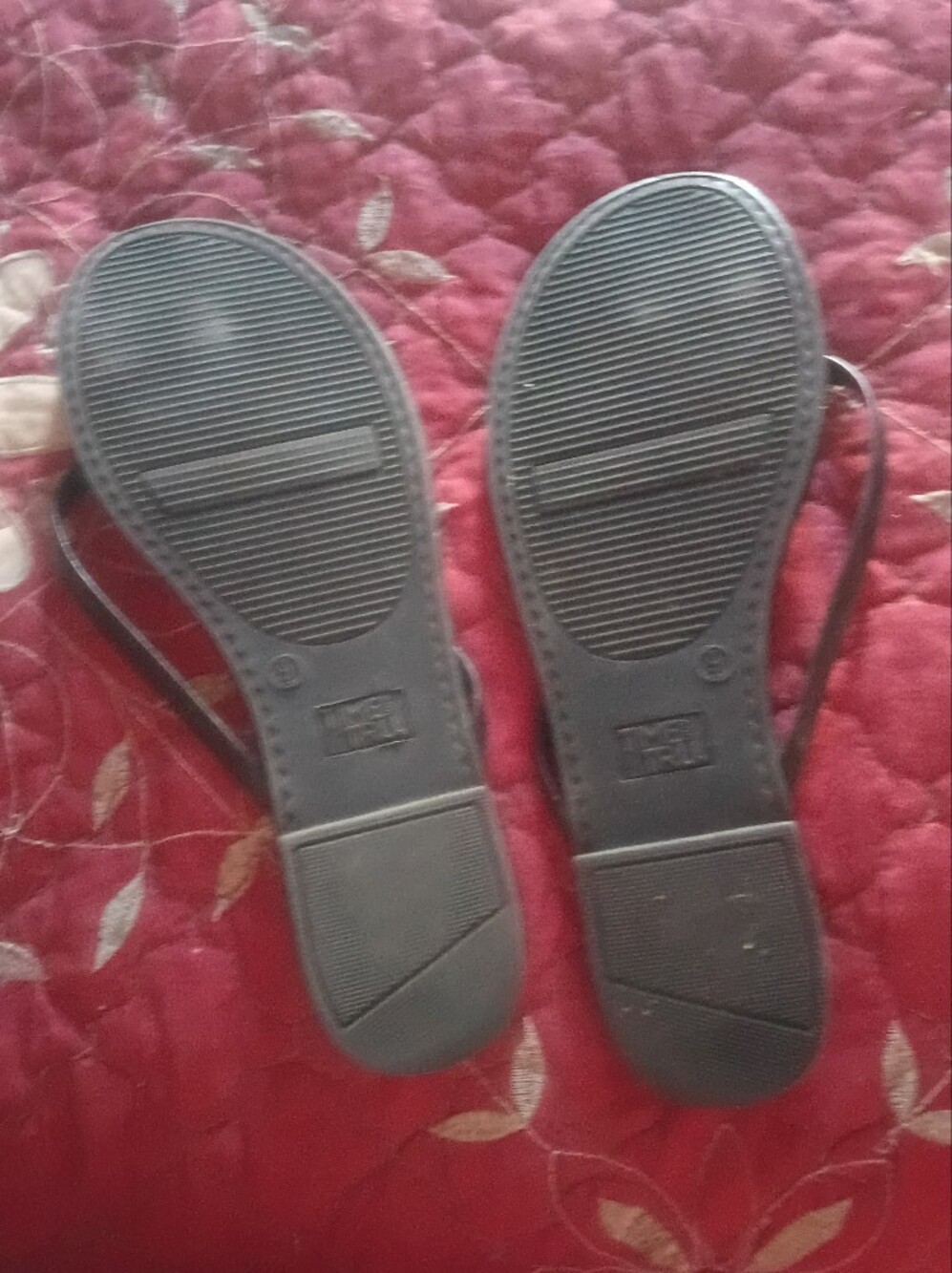 Time and Tru Black Minimalist Strappy Women's Sandals - Picture 2 of 2
